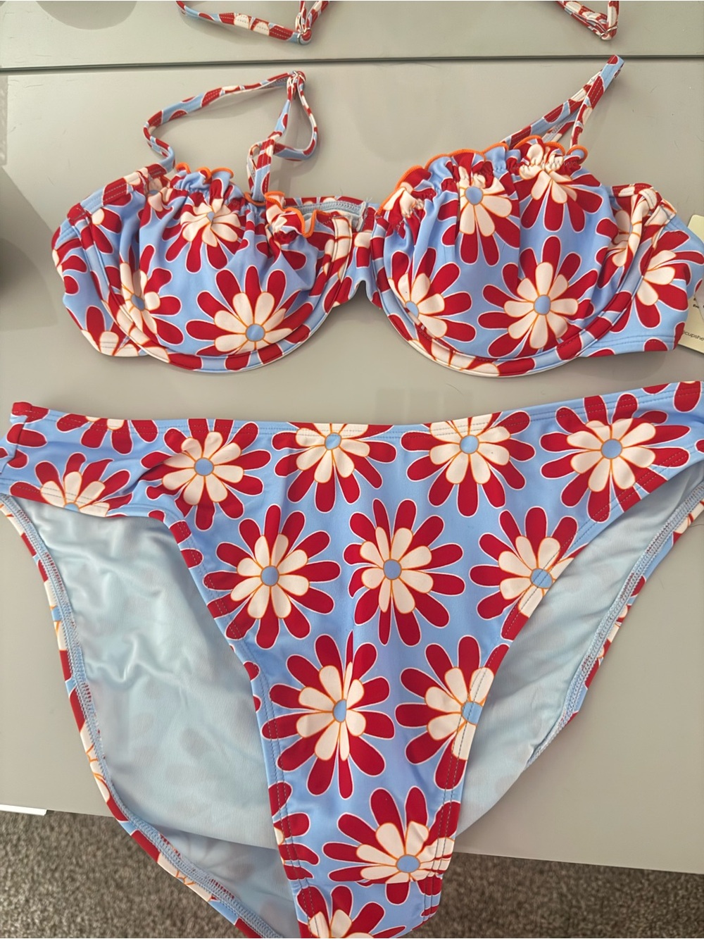 Cupshe Retro Floral Daisy Underwire Bikini Top & Bottom| Sky Blue & Red